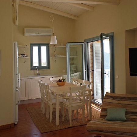 Urania Luxury Villas Pondi Exterior photo